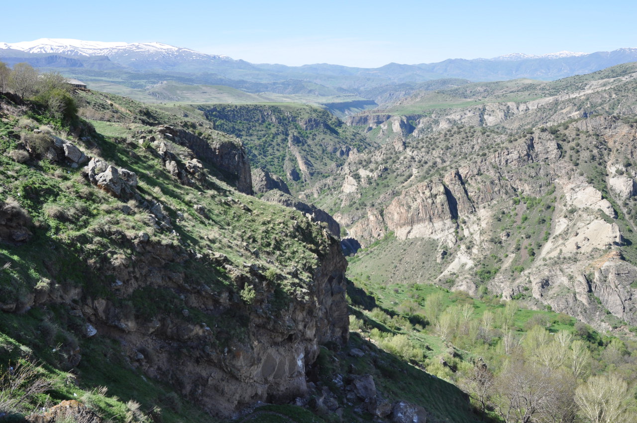 Ущелье реки Арпа, изображение ландшафта.