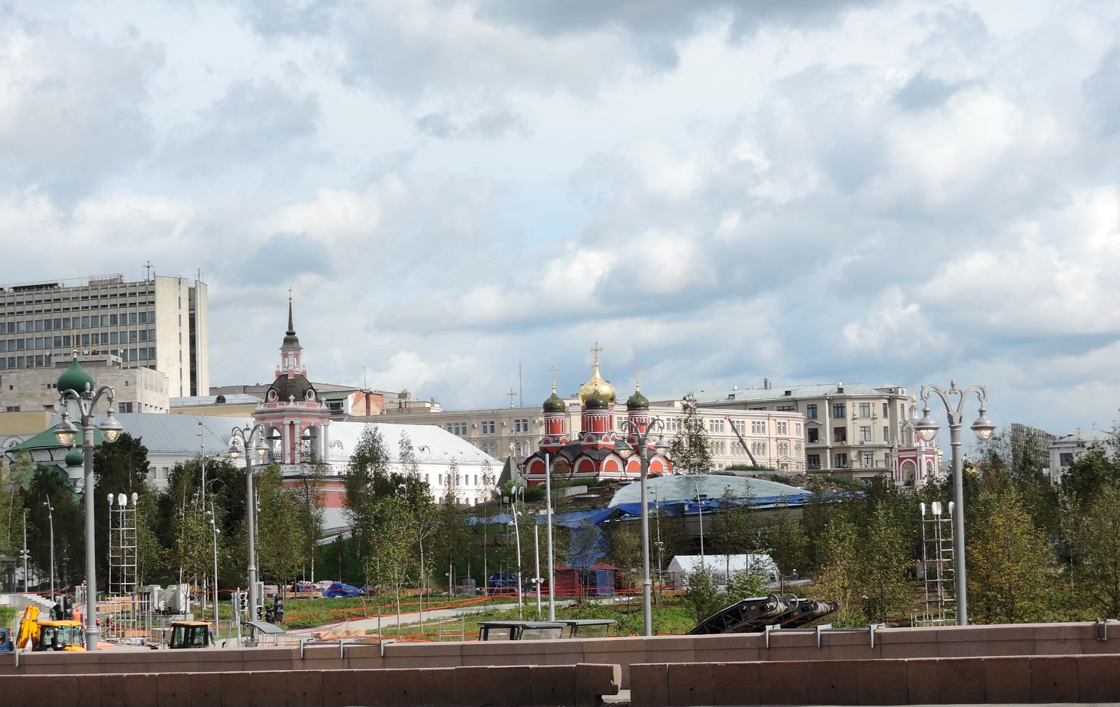 Парк Зарядье, image of landscape/habitat.