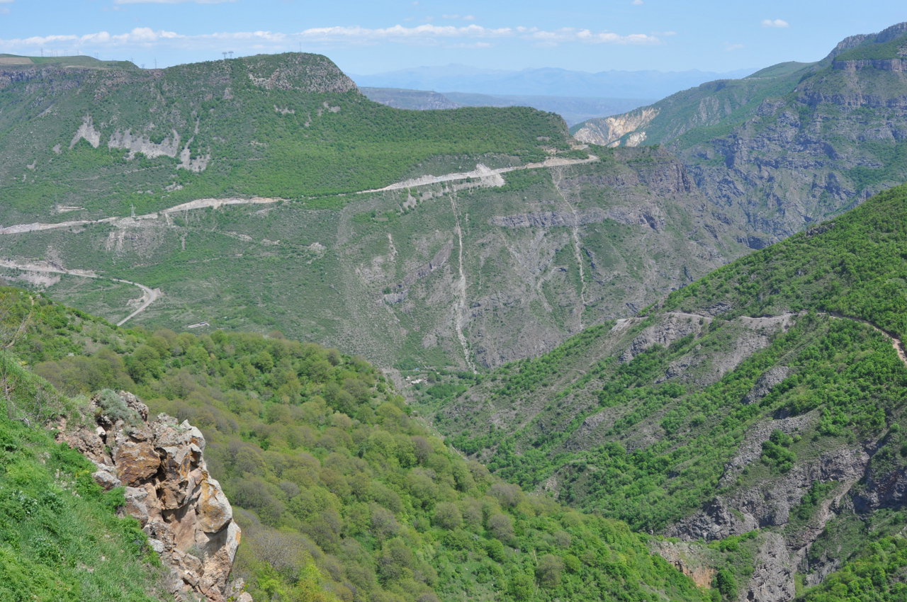 Ущелье реки Воротан, image of landscape/habitat.