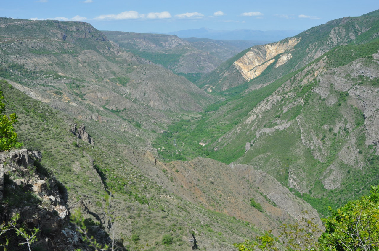 Ущелье реки Воротан, изображение ландшафта.