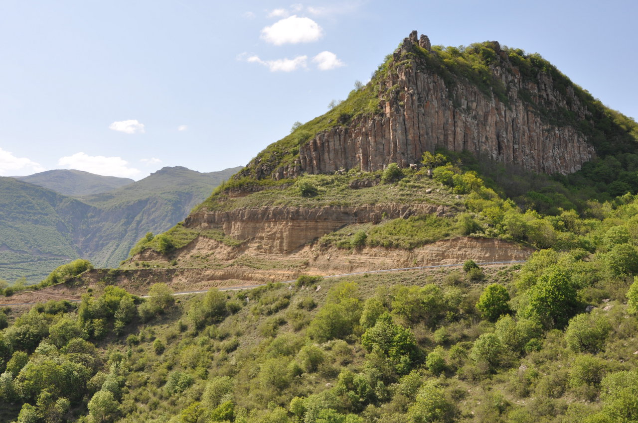 Ущелье реки Воротан, image of landscape/habitat.