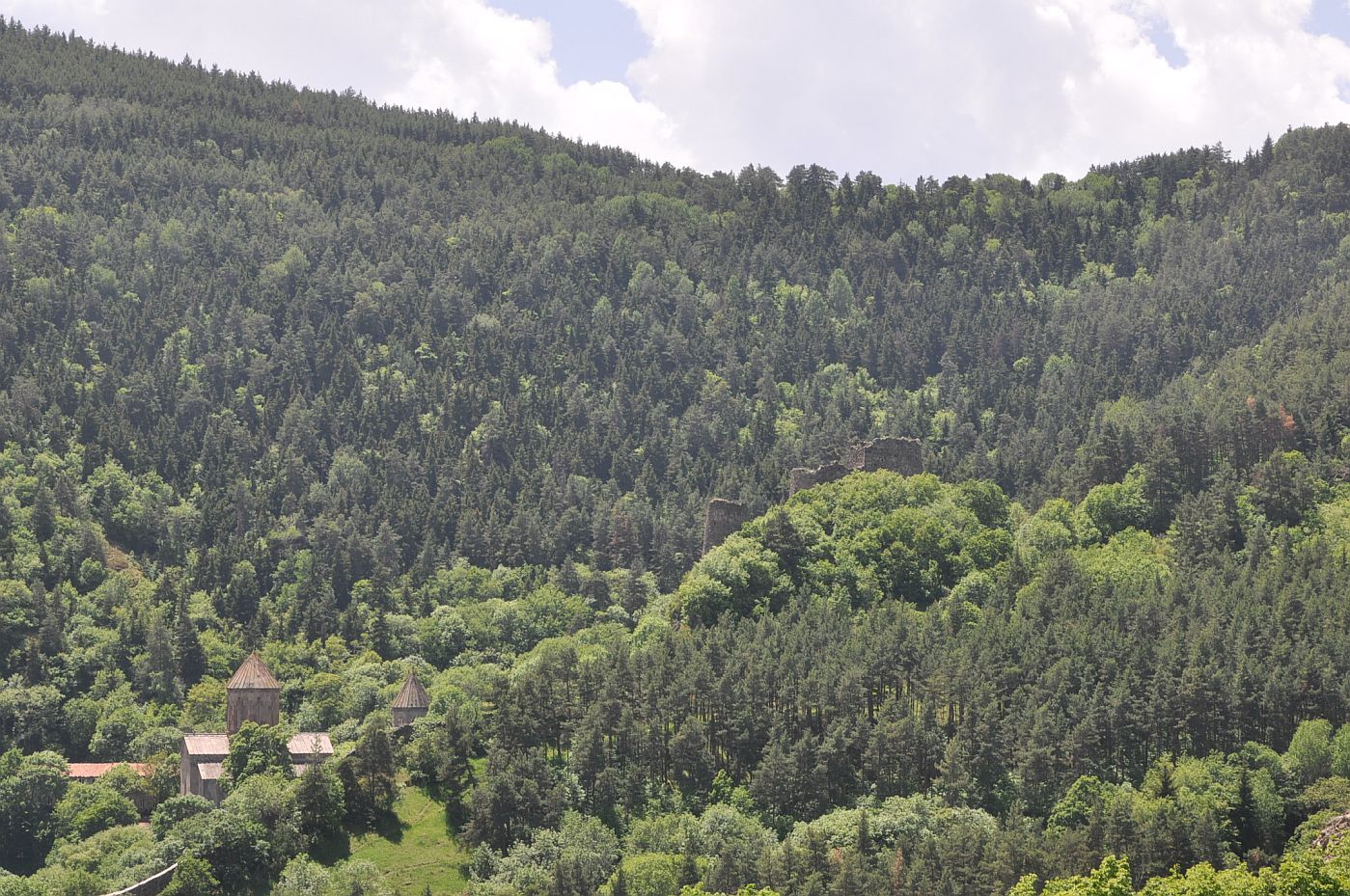 Окрестности монастыря Сапара, image of landscape/habitat.