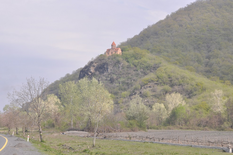 Окрестности храма Кюрмюк, image of landscape/habitat.