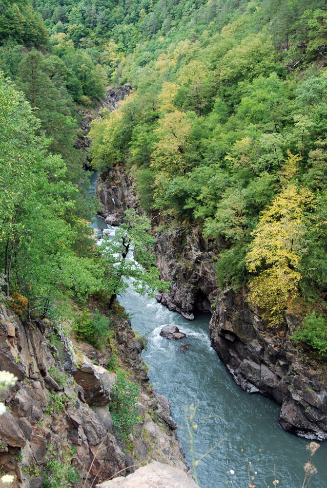 Гранитный каньон реки Белая, image of landscape/habitat.