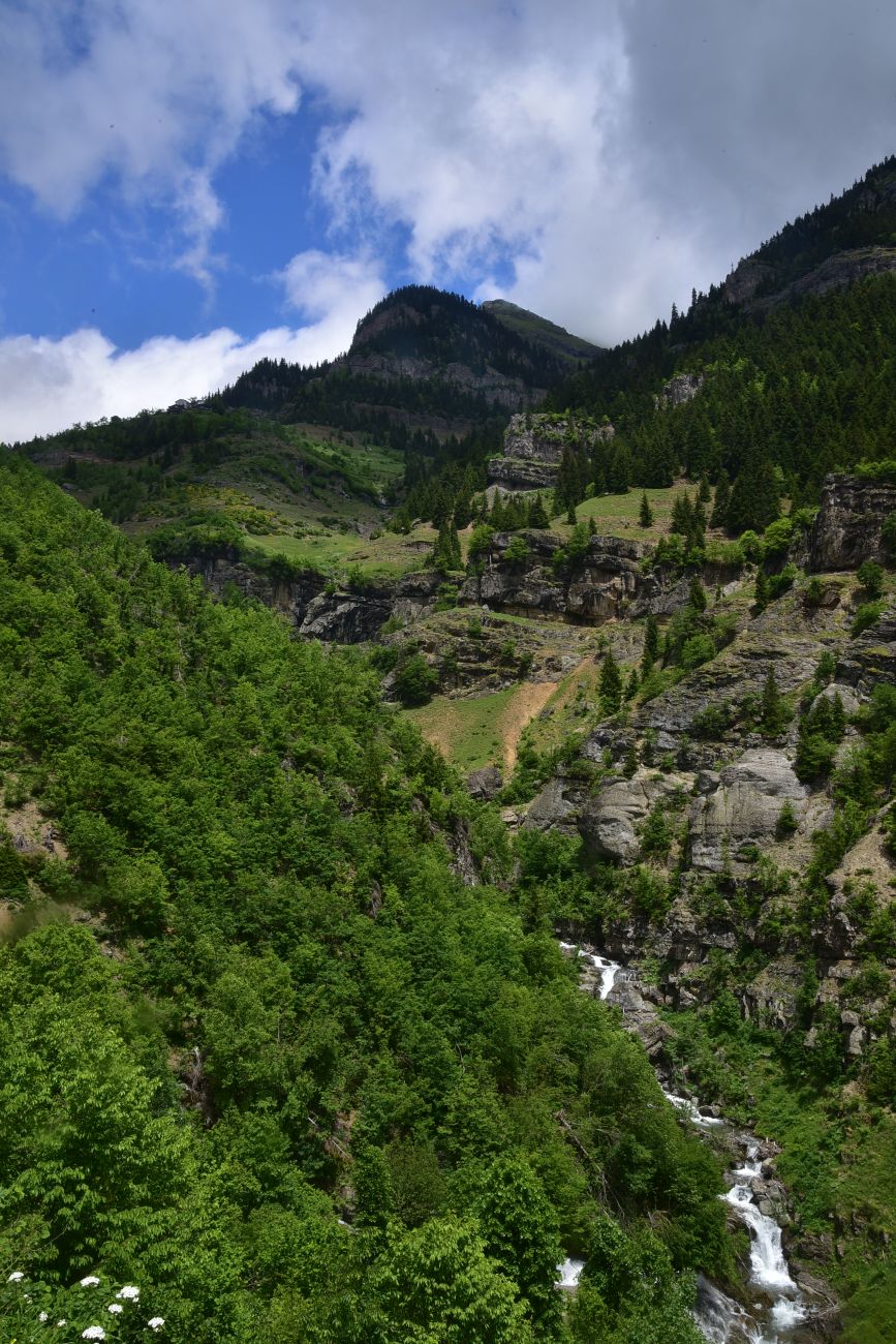 Окрестности монастыря Парехи, image of landscape/habitat.