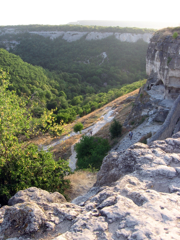 Чуфут-Кале, image of landscape/habitat.