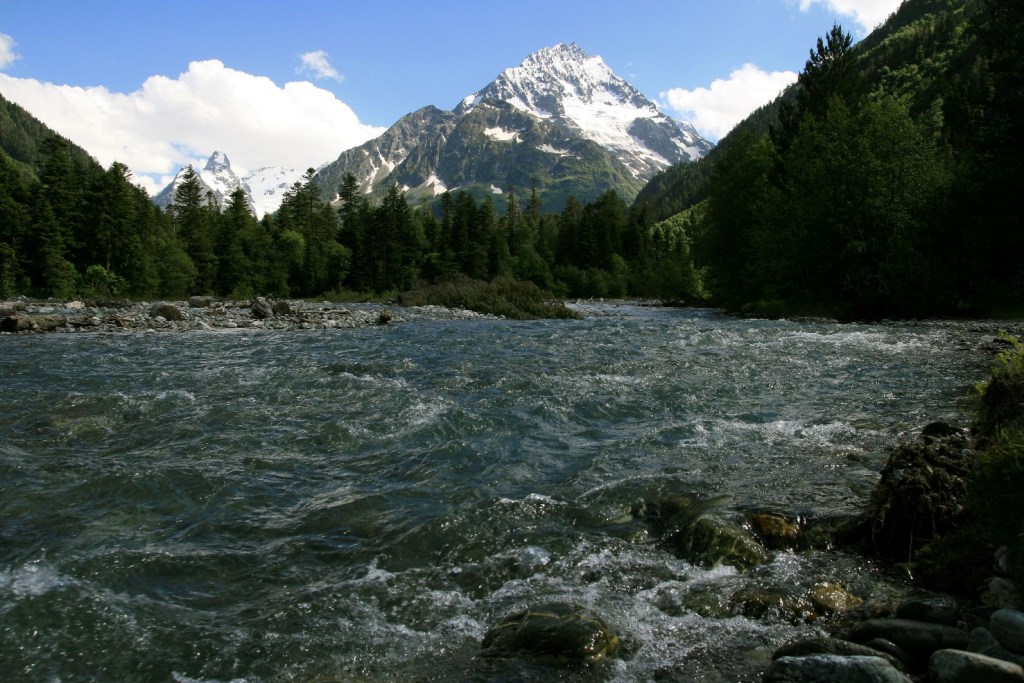 Архыз. Долина реки Псыш, image of landscape/habitat.