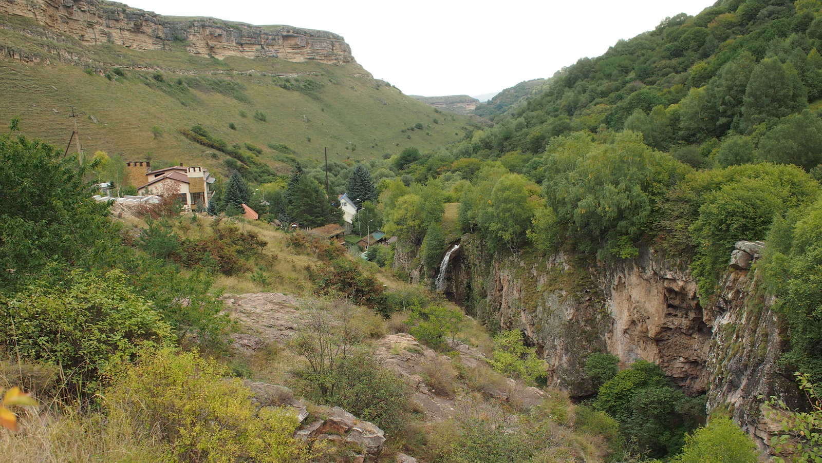 Медовые водопады, image of landscape/habitat.