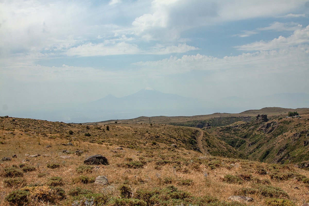 Крепость Амберд, изображение ландшафта.