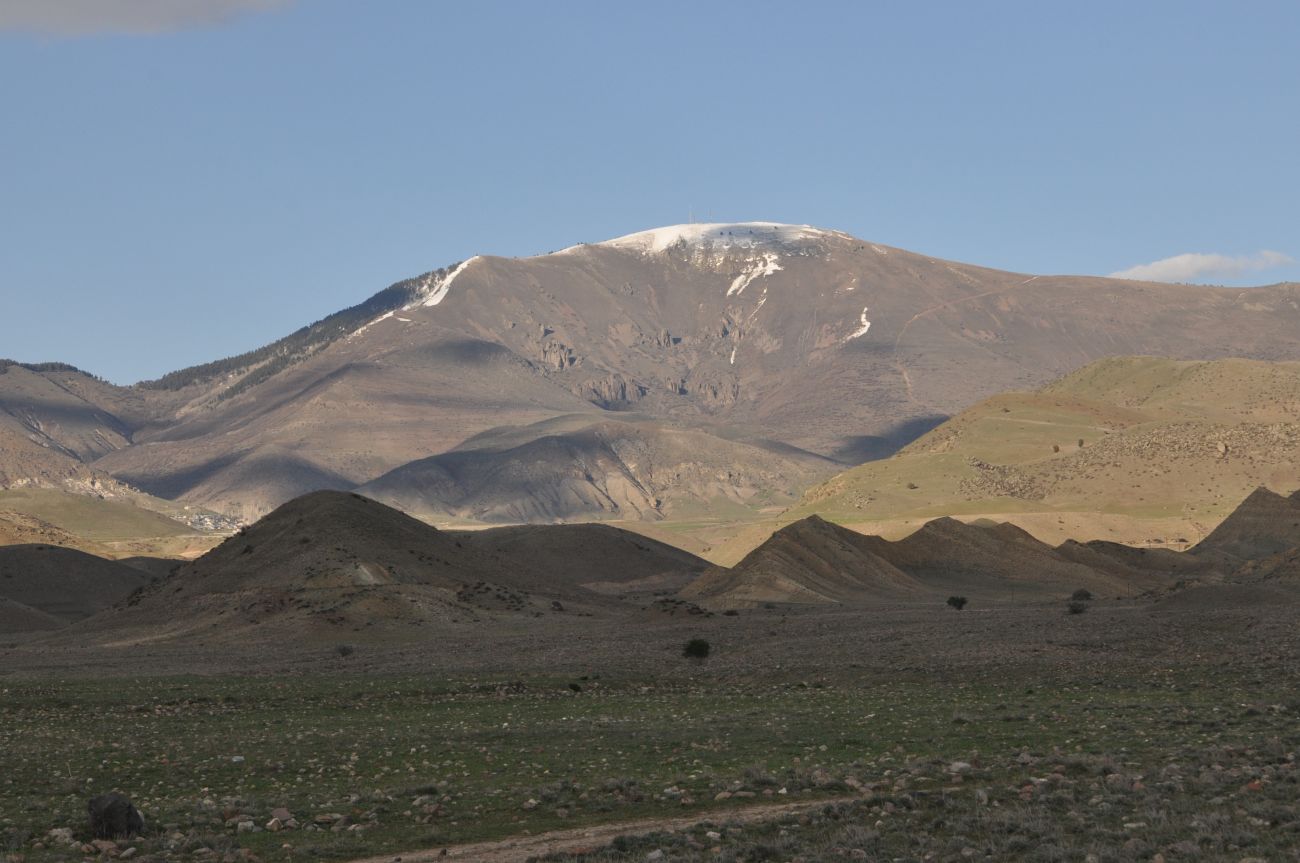 Окрестности храма Бана, image of landscape/habitat.