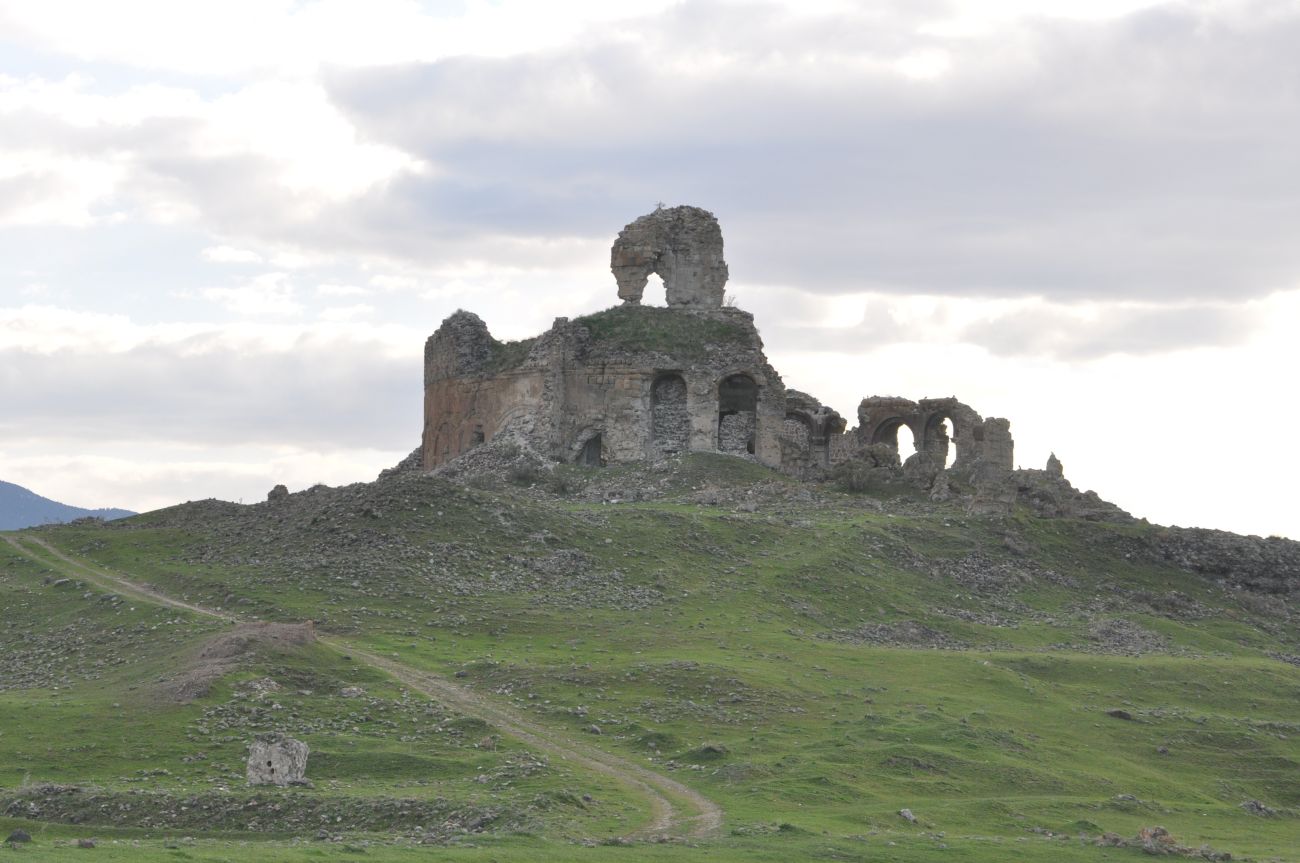 Окрестности храма Бана, image of landscape/habitat.