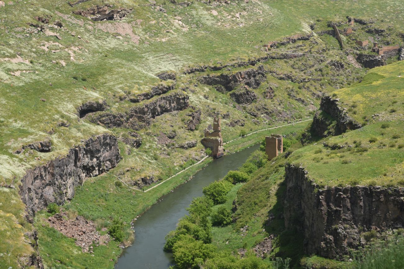 Окрестности бывшего города Ани, image of landscape/habitat.