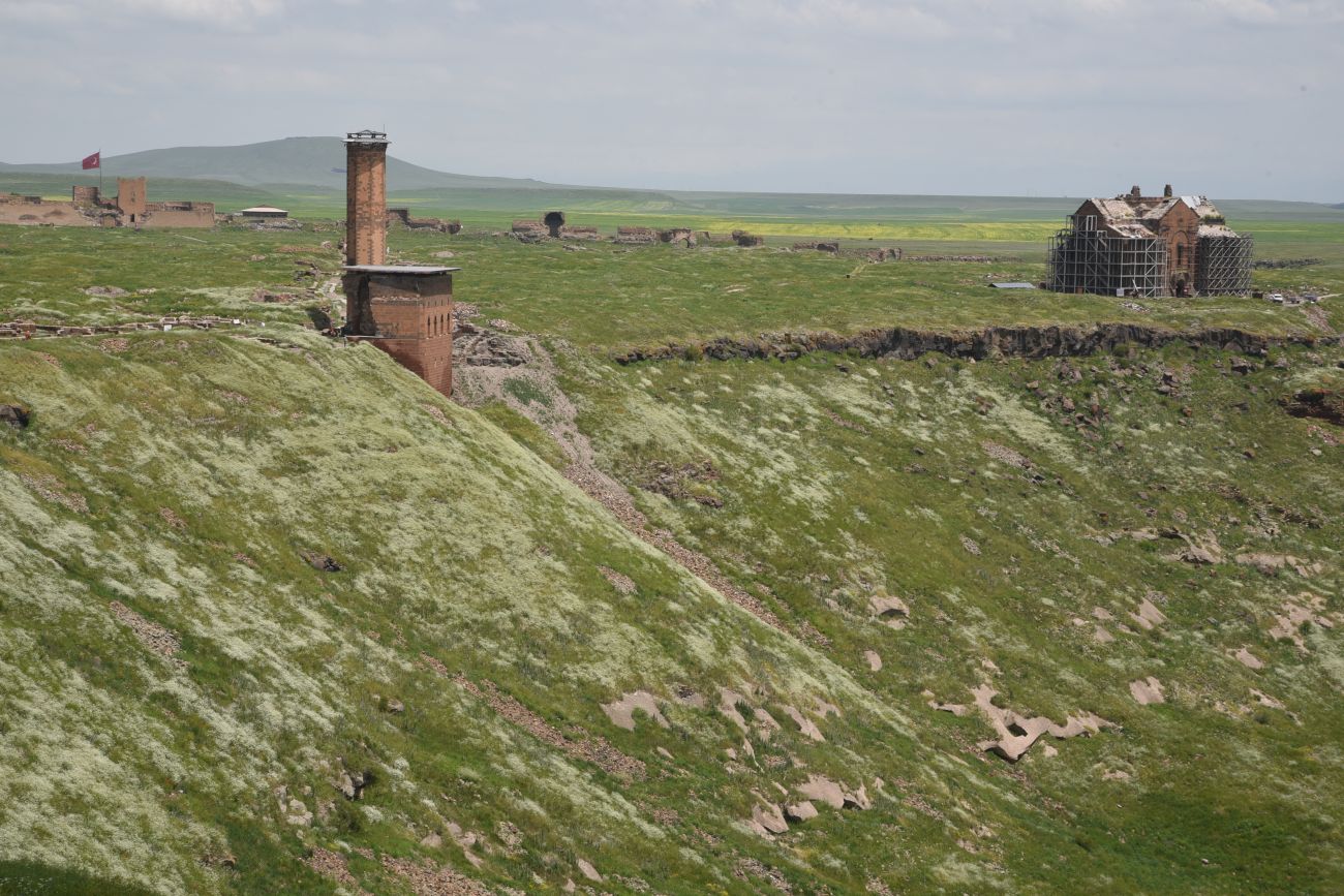 Окрестности бывшего города Ани, image of landscape/habitat.