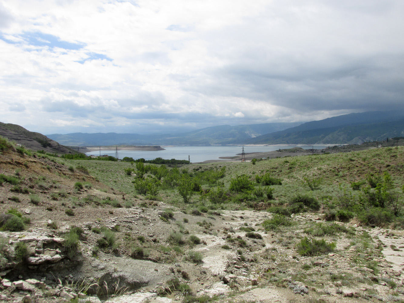 Долина Чиркейского водохранилища, изображение ландшафта.