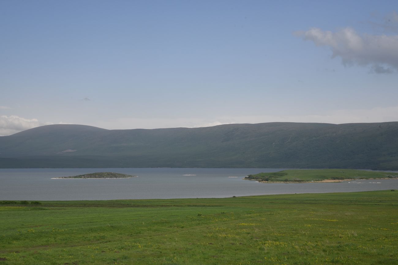 Озеро Карцахи, изображение ландшафта.