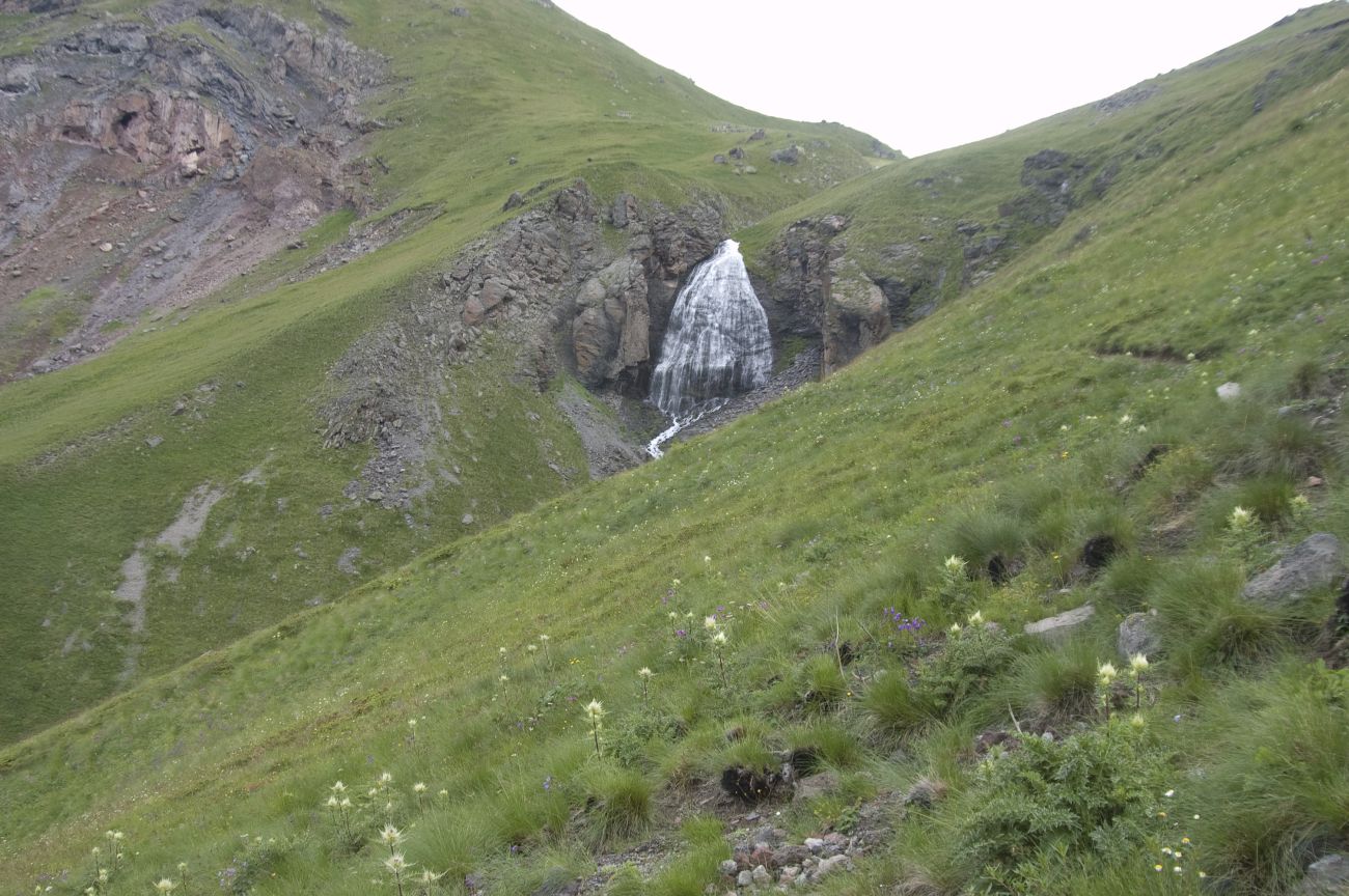 Водопад Девичьи Косы, image of landscape/habitat.