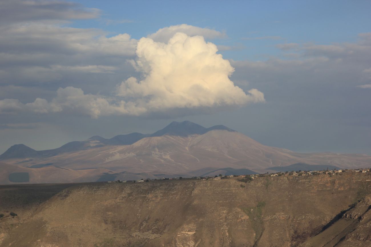 Окрестности горы Диди-Сери, изображение ландшафта.