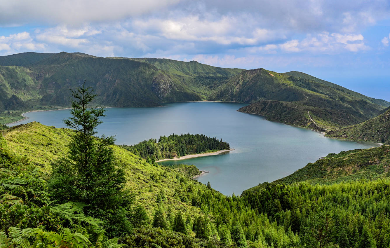 Лагоа-ду-Фогу, image of landscape/habitat.