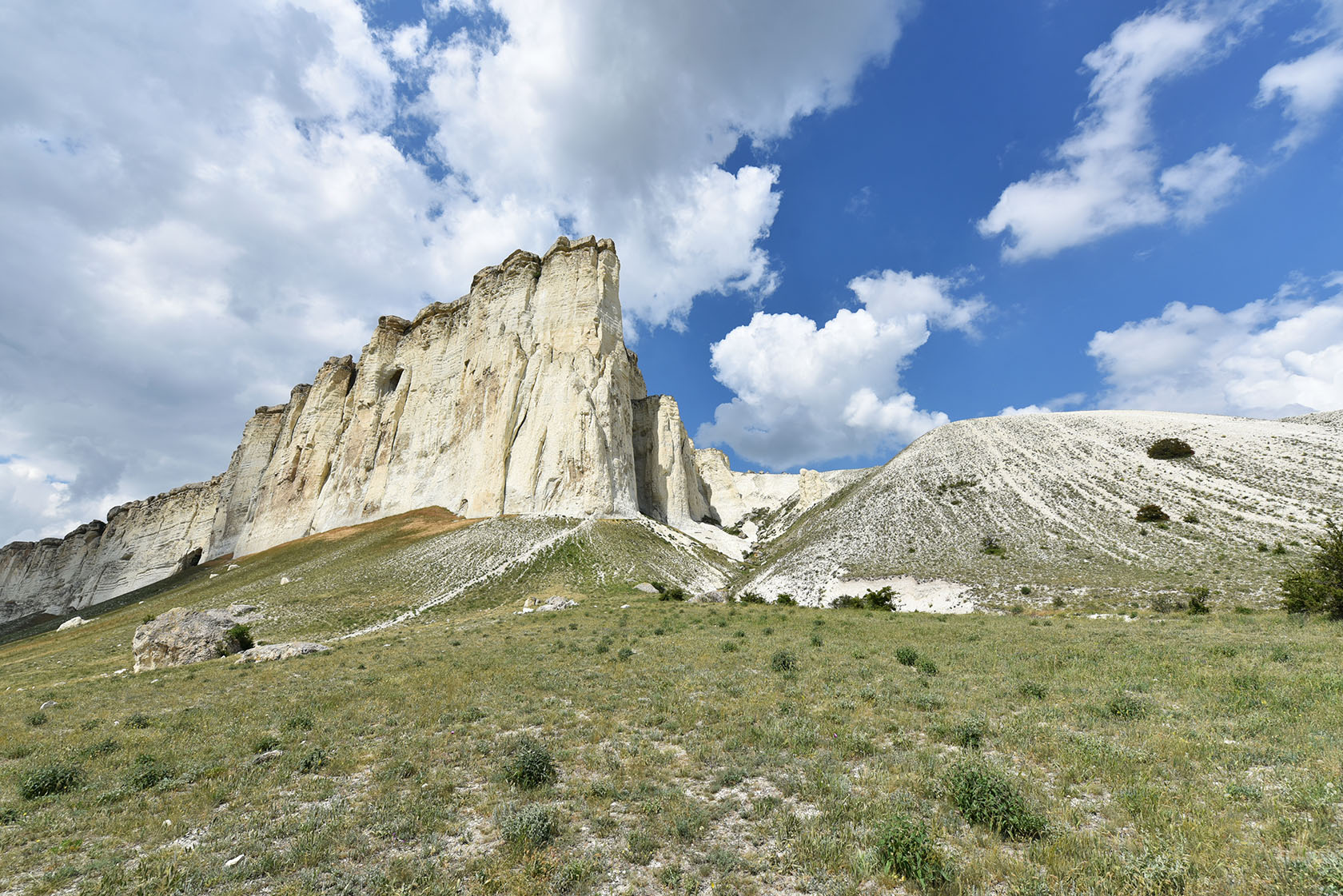 Белая Скала (Ак-Кая), image of landscape/habitat.