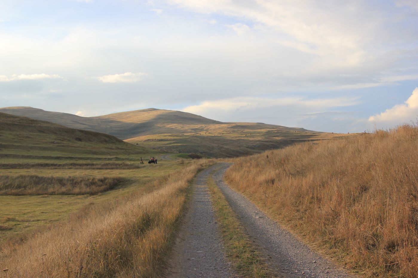 Окрестности Зеда-Тмогви, image of landscape/habitat.