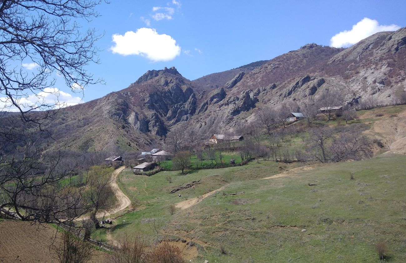 Окрестности крепости Окрос-Цихе, image of landscape/habitat.