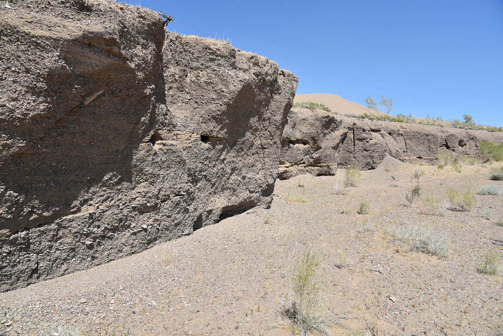 Айгайкум (Поющий бархан), изображение ландшафта.