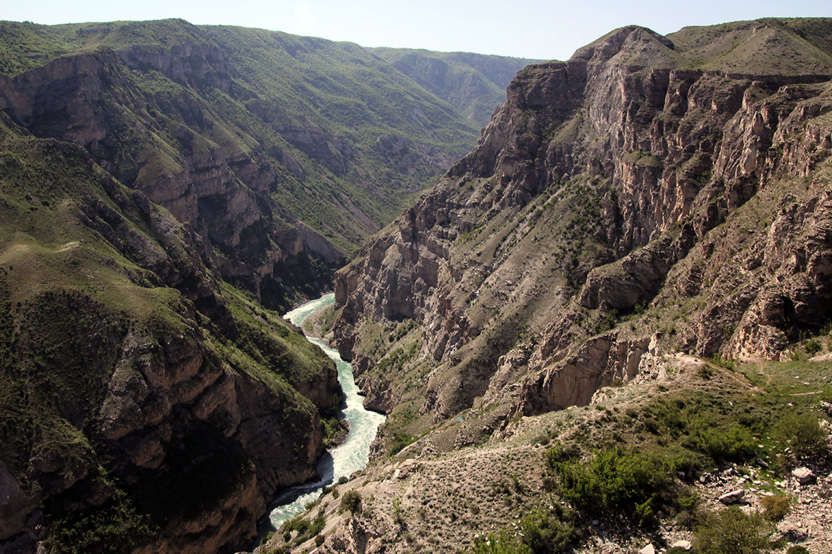 Степь у Сулакского каньона, изображение ландшафта.