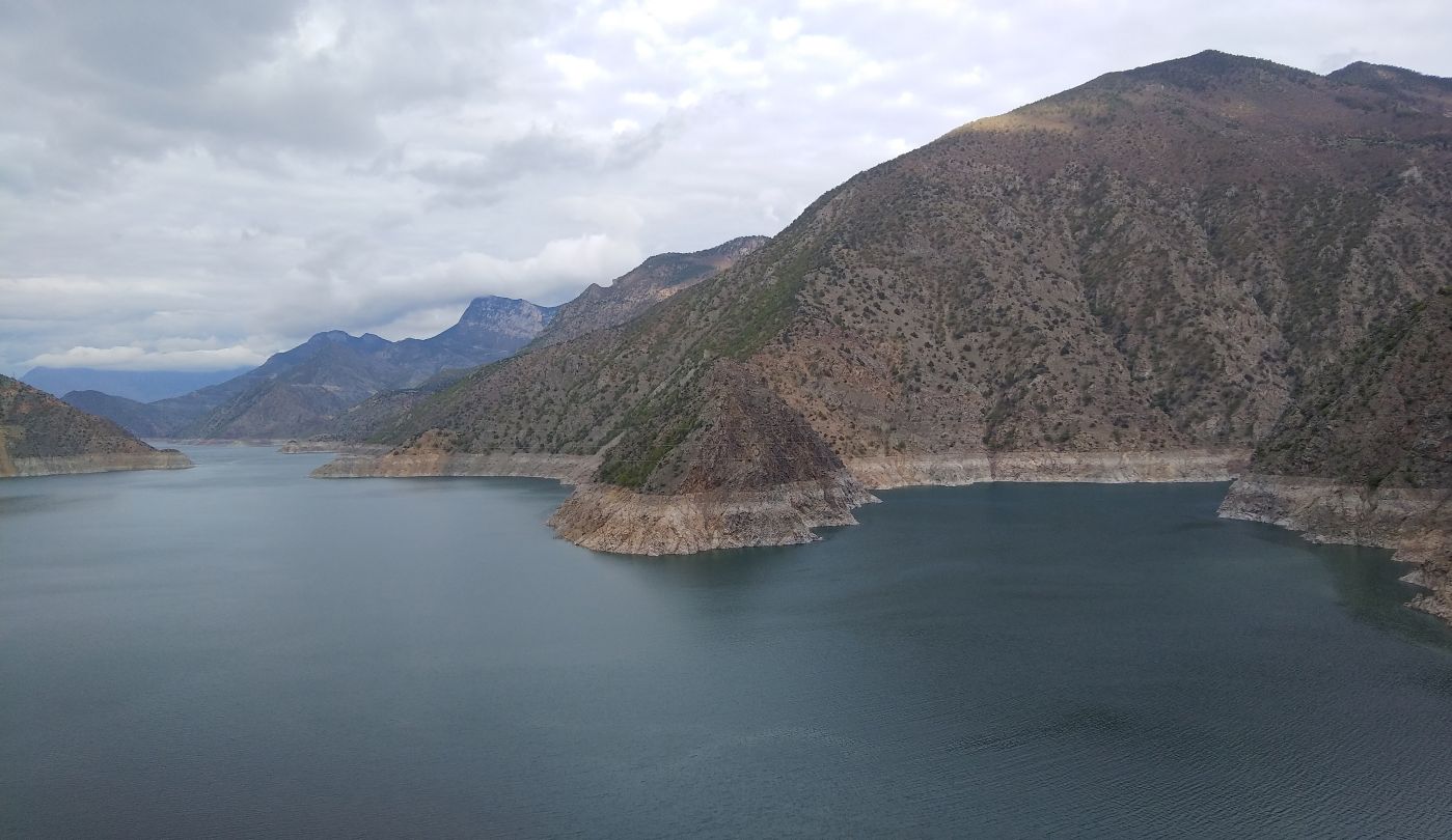 Чорохское водохранилище, изображение ландшафта.