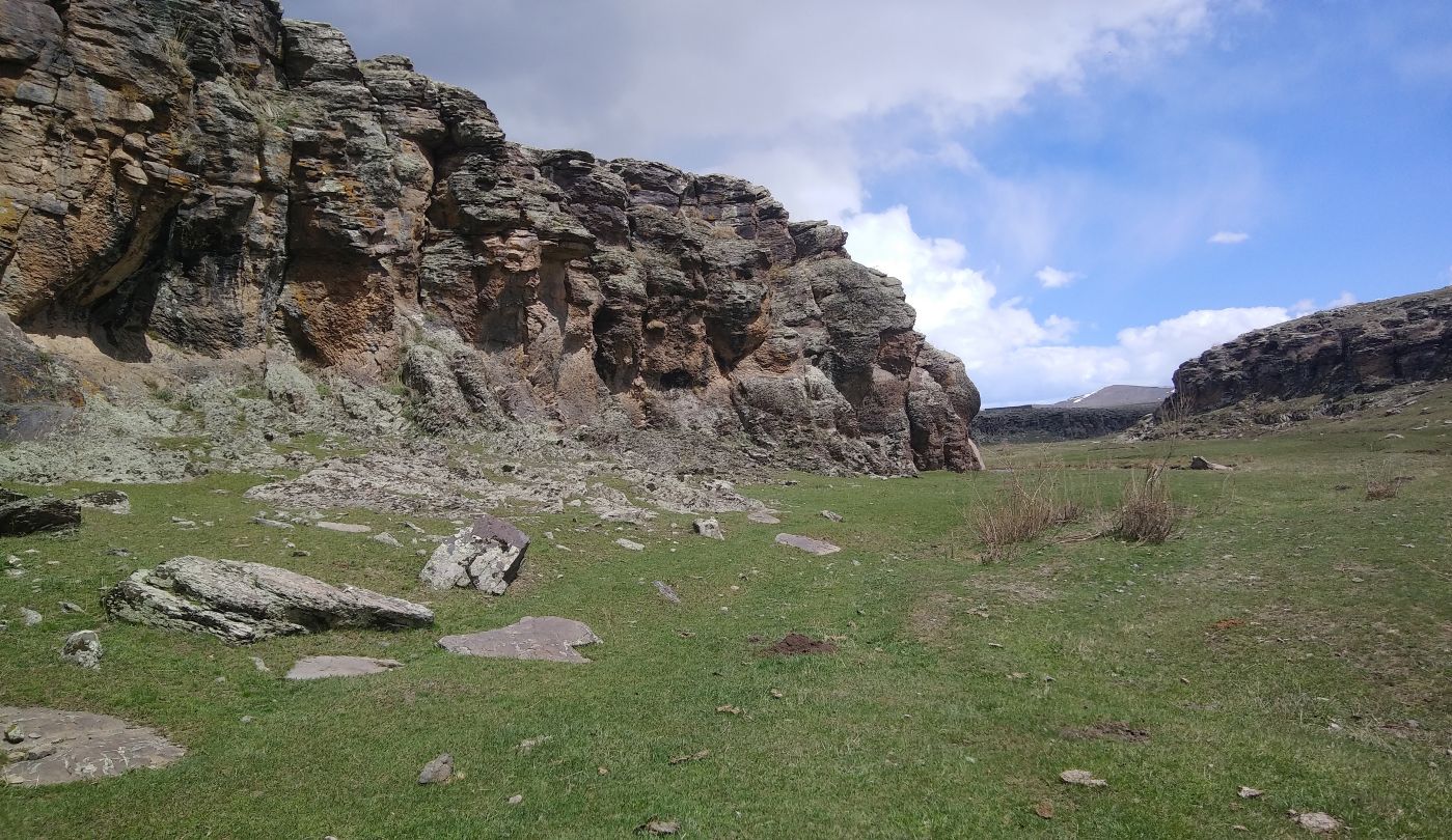 Долина реки Борлук, image of landscape/habitat.