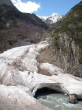 Середина Алагирского ущелья, изображение ландшафта.