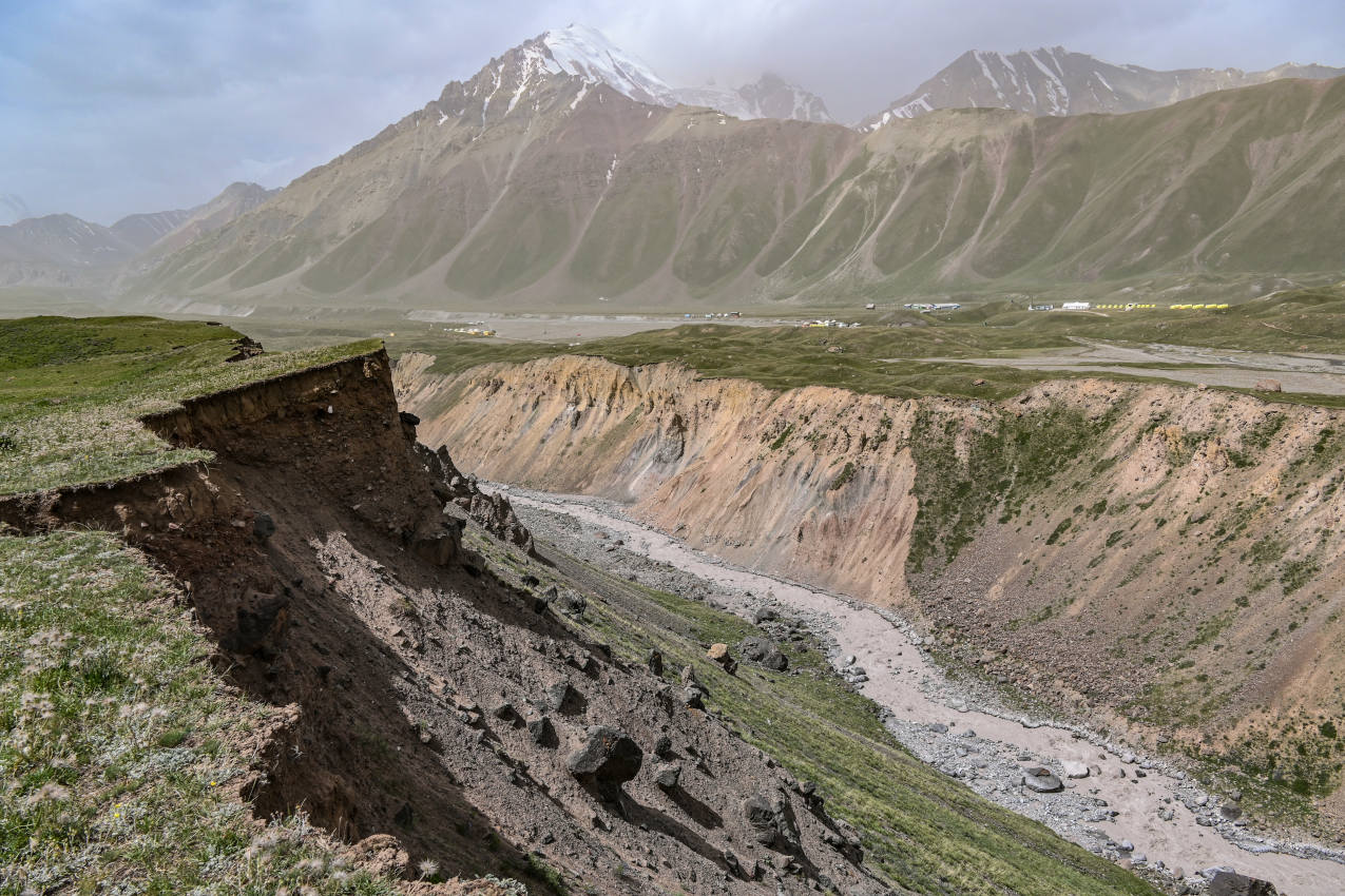 Долина реки Ачик-Таш, image of landscape/habitat.