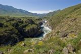 Каскад водопадов на реке Коксу