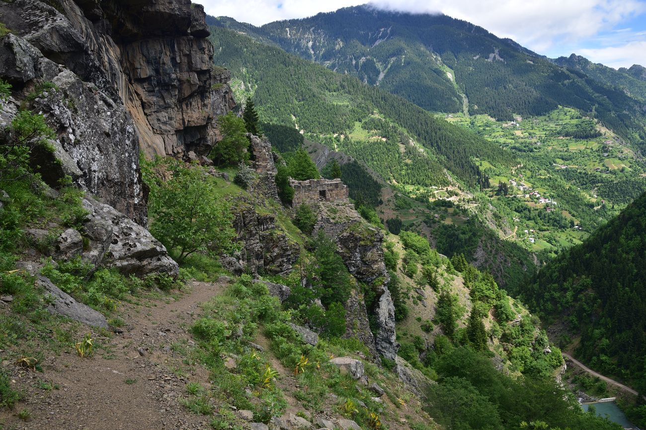 Окрестности монастыря Парехи, image of landscape/habitat.