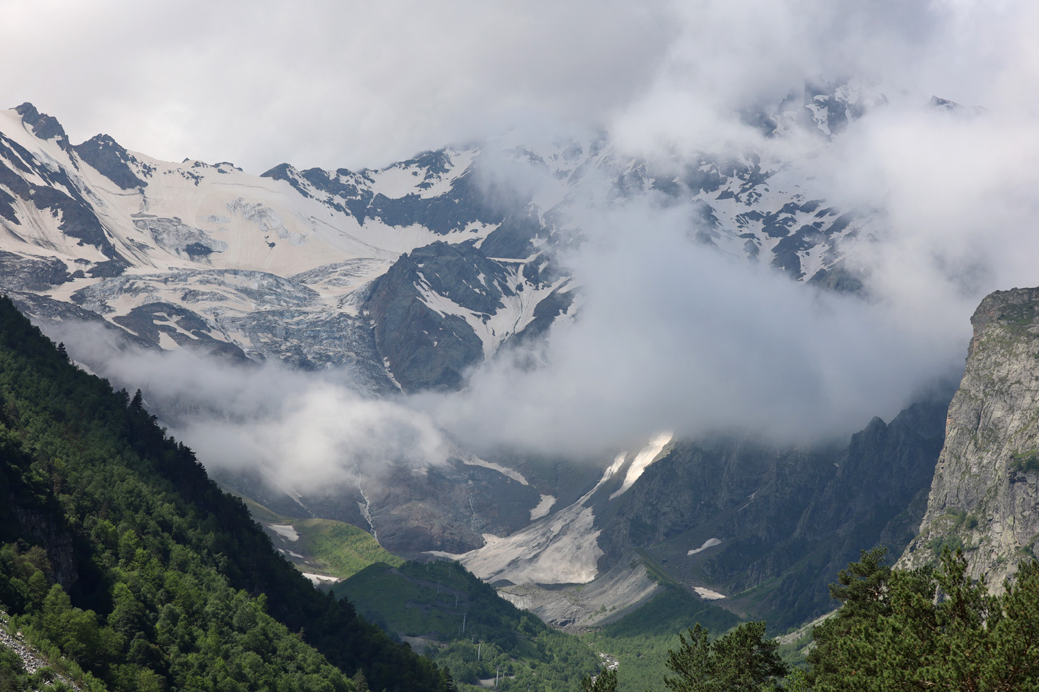 Цейское ущелье (средняя часть), image of landscape/habitat.