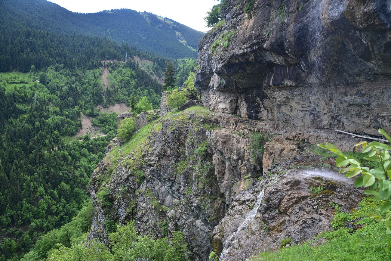 Окрестности монастыря Парехи, image of landscape/habitat.