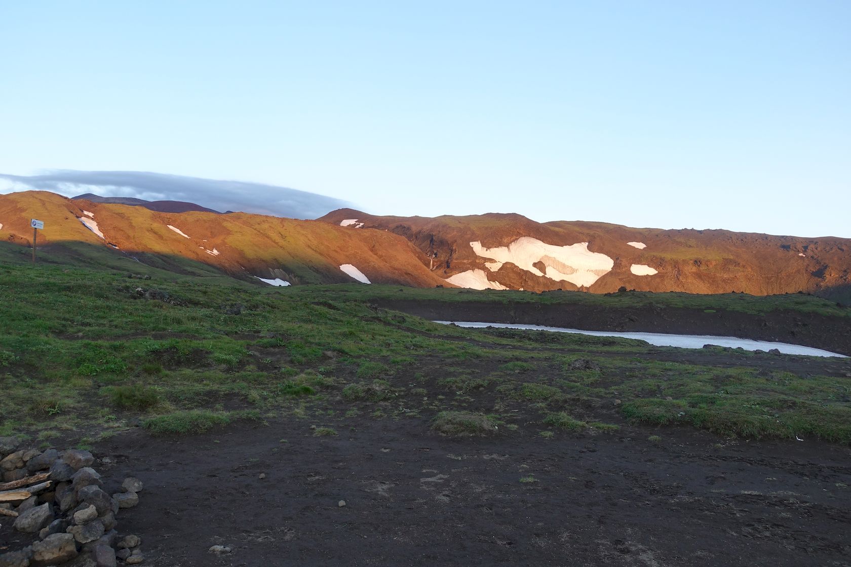 Стоянка у вулкана Горелый, image of landscape/habitat.