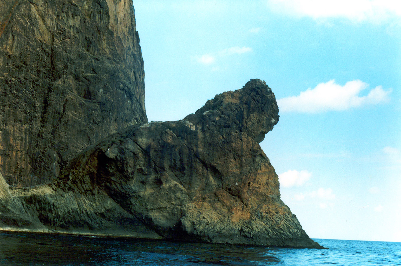 Карадаг вулканический, изображение ландшафта.