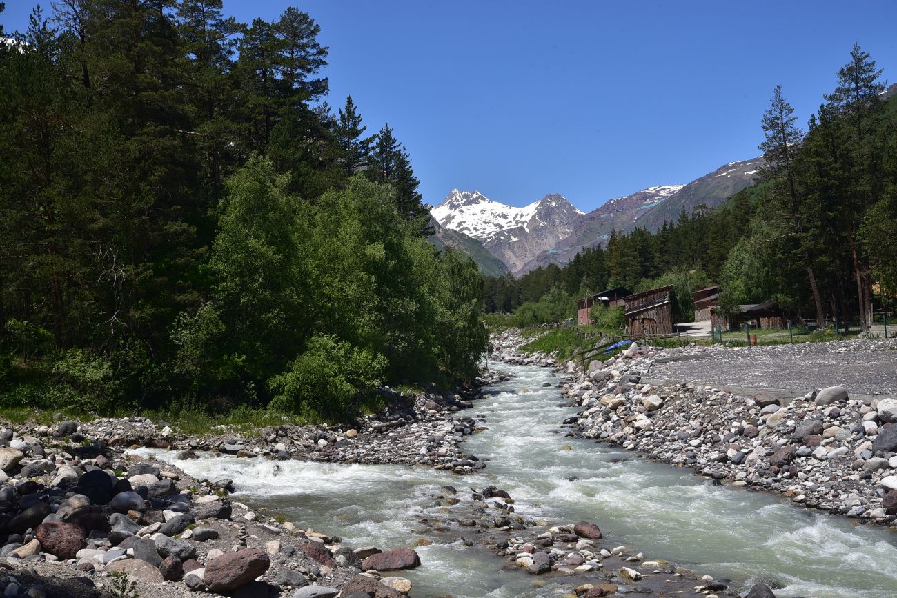 Стрелка Донгуз-Орун и Азау, image of landscape/habitat.