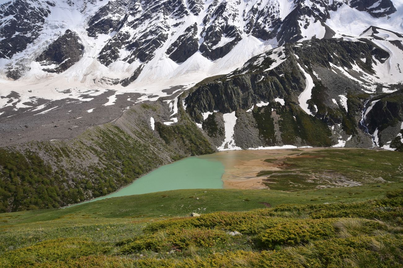 Окрестности озера Донгуз-Орун, image of landscape/habitat.