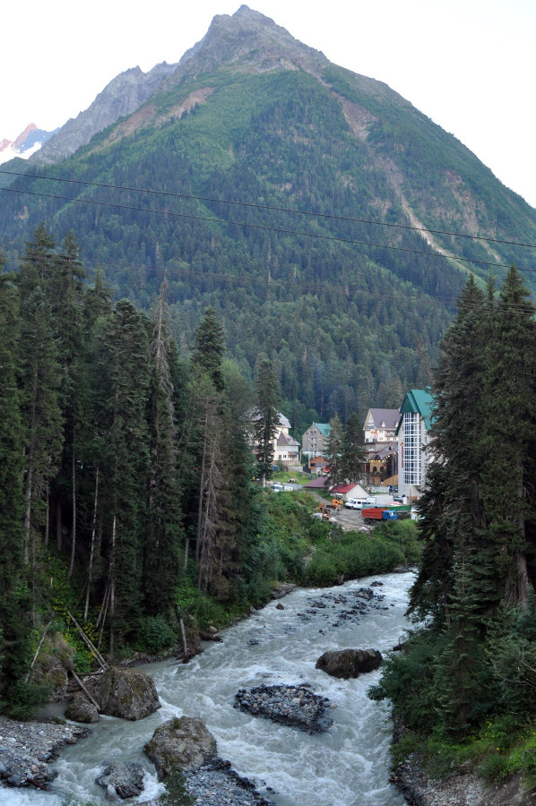 Окрестности поселка Домбай, image of landscape/habitat.