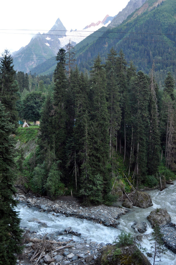 Окрестности поселка Домбай, image of landscape/habitat.