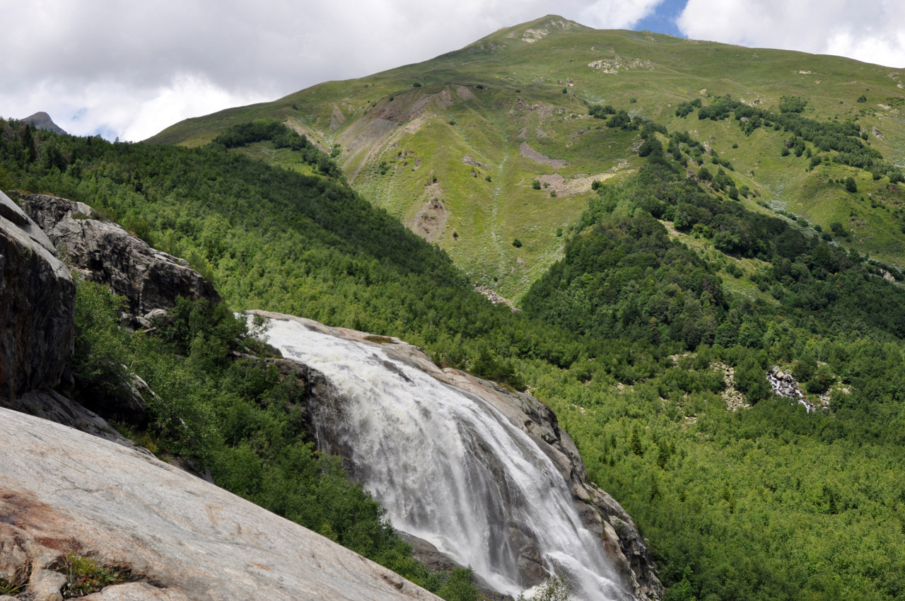 Окрестности поселка Домбай, image of landscape/habitat.