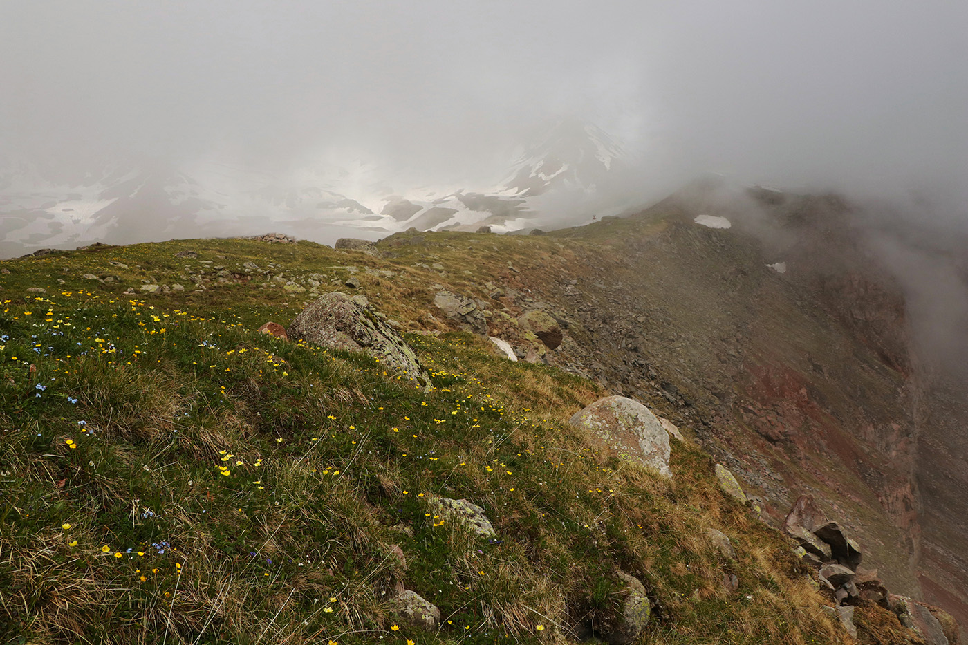 Окрестности приюта Альтихат, image of landscape/habitat.
