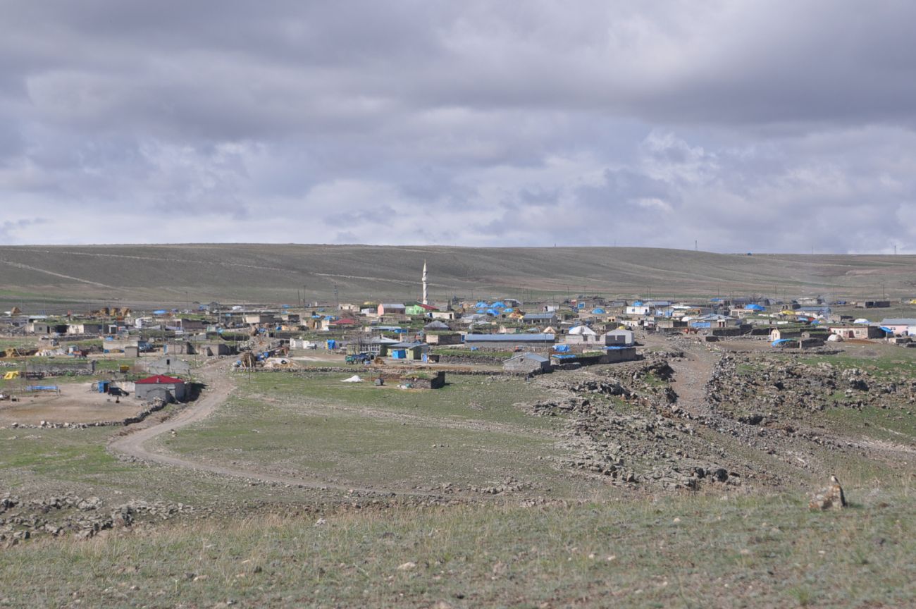 Окрестности села Карабаг, изображение ландшафта.