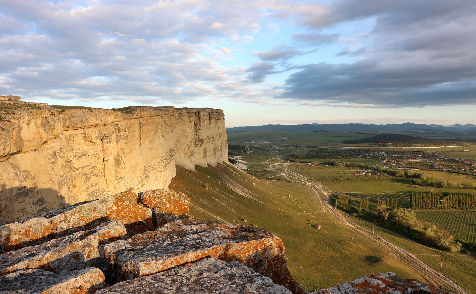 Белая Скала (Ак-Кая), изображение ландшафта.