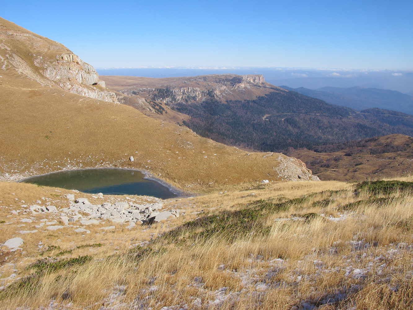 Юго-восточный отрог Оштена, image of landscape/habitat.