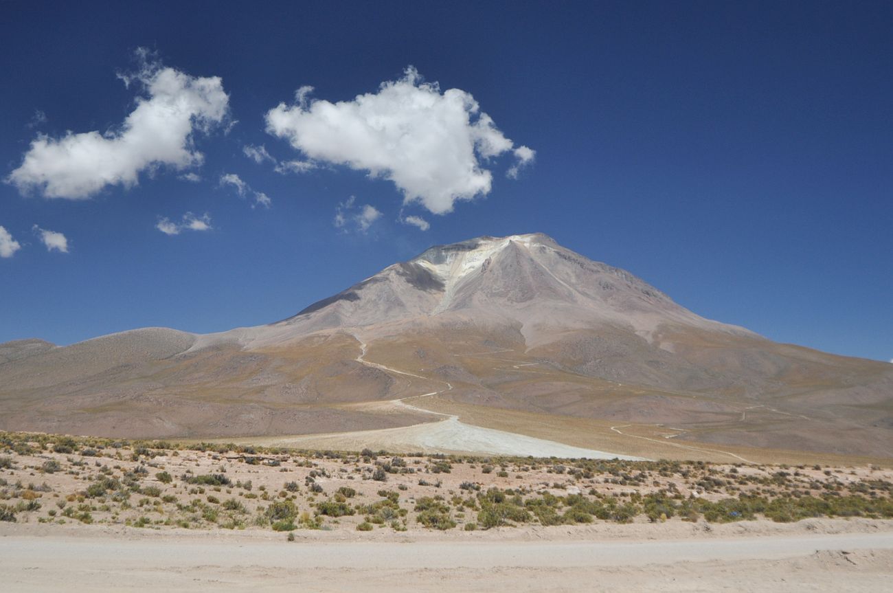 Окрестности вулкана Ольягуе, изображение ландшафта.