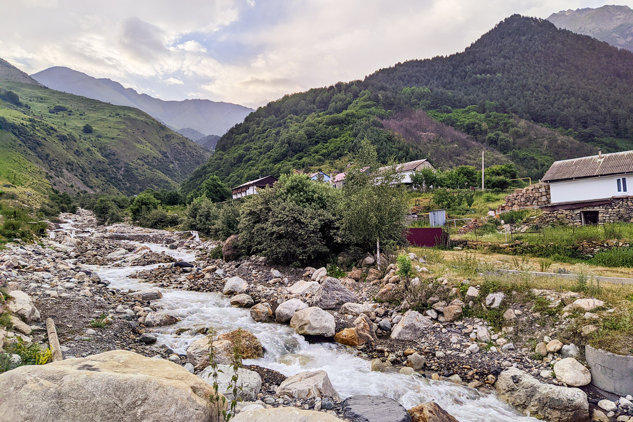 Окрестности с. Дзинага, image of landscape/habitat.