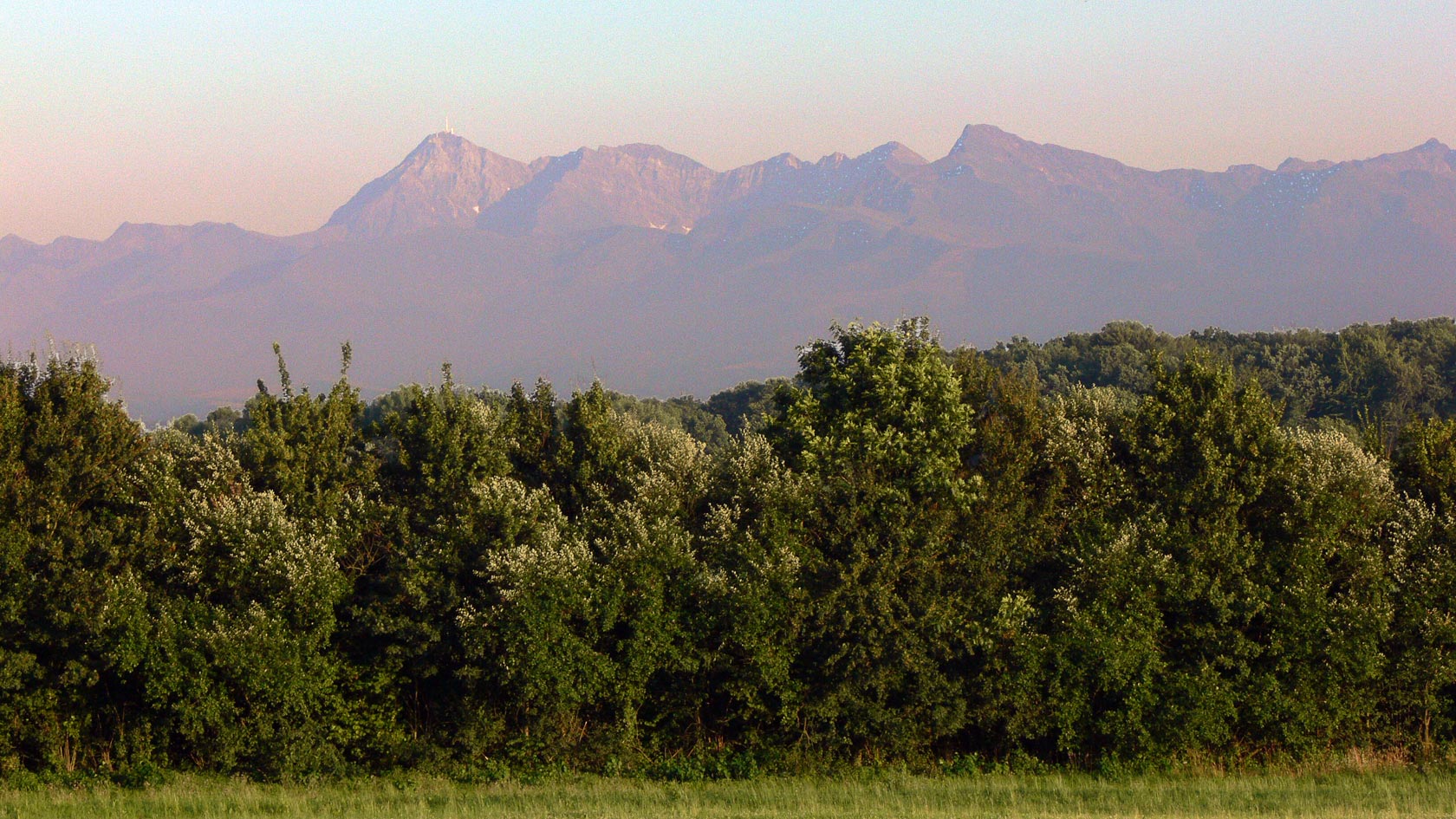 Скульптура Тур де франс, image of landscape/habitat.