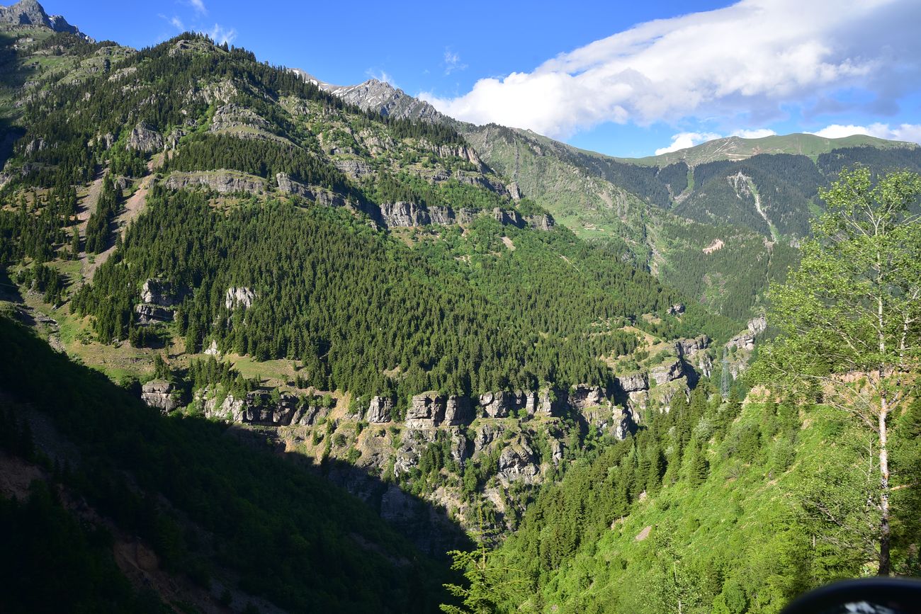 Окрестности монастыря Парехи, image of landscape/habitat.